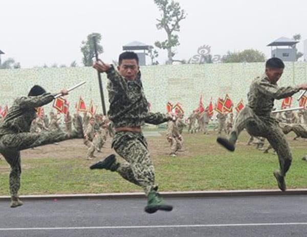 Cộng đồng mạng Trung Quốc choáng với quân phục Đặc công Việt Nam